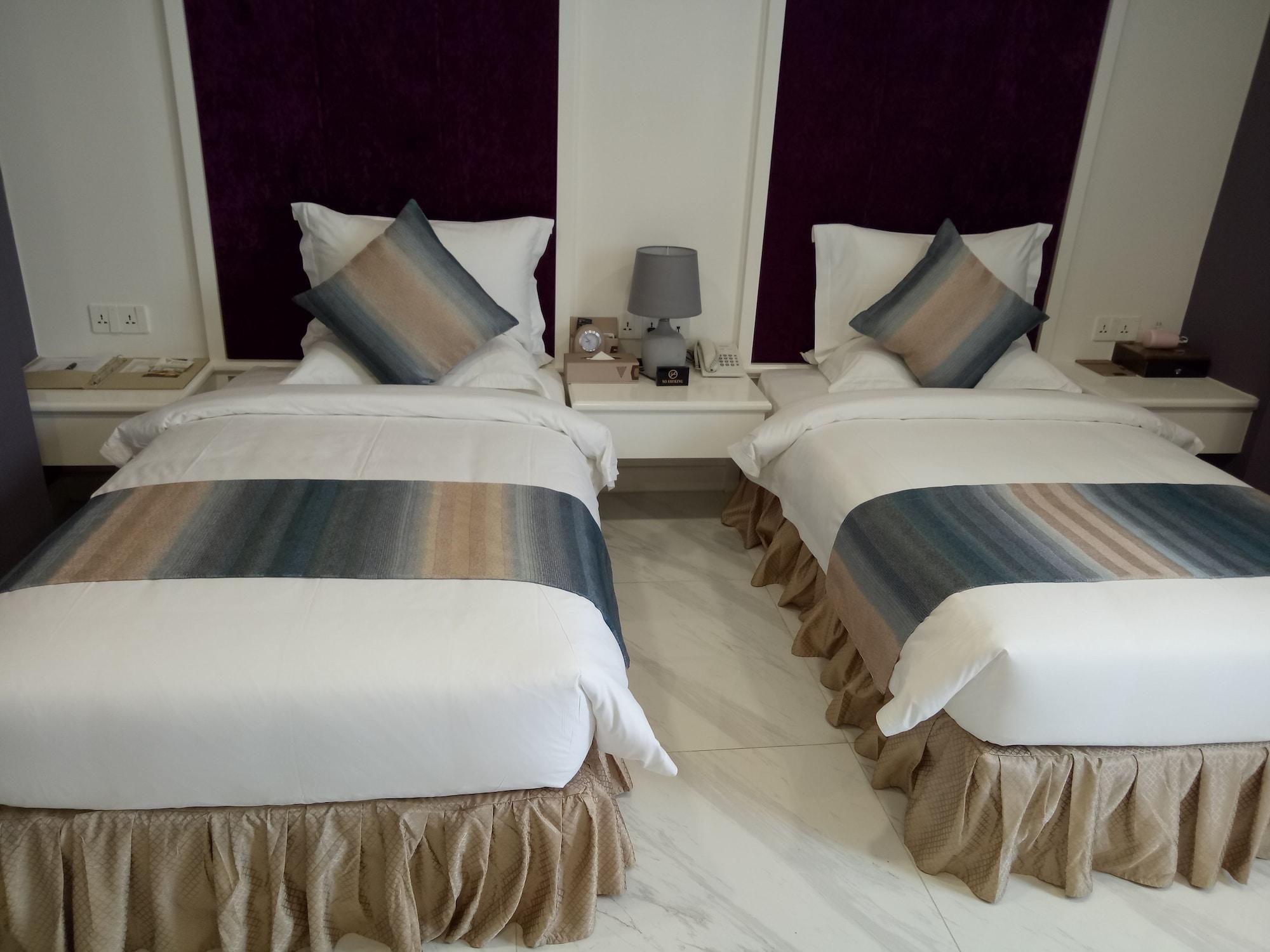 V Boutique Hotel Phnom Penh Extérieur photo