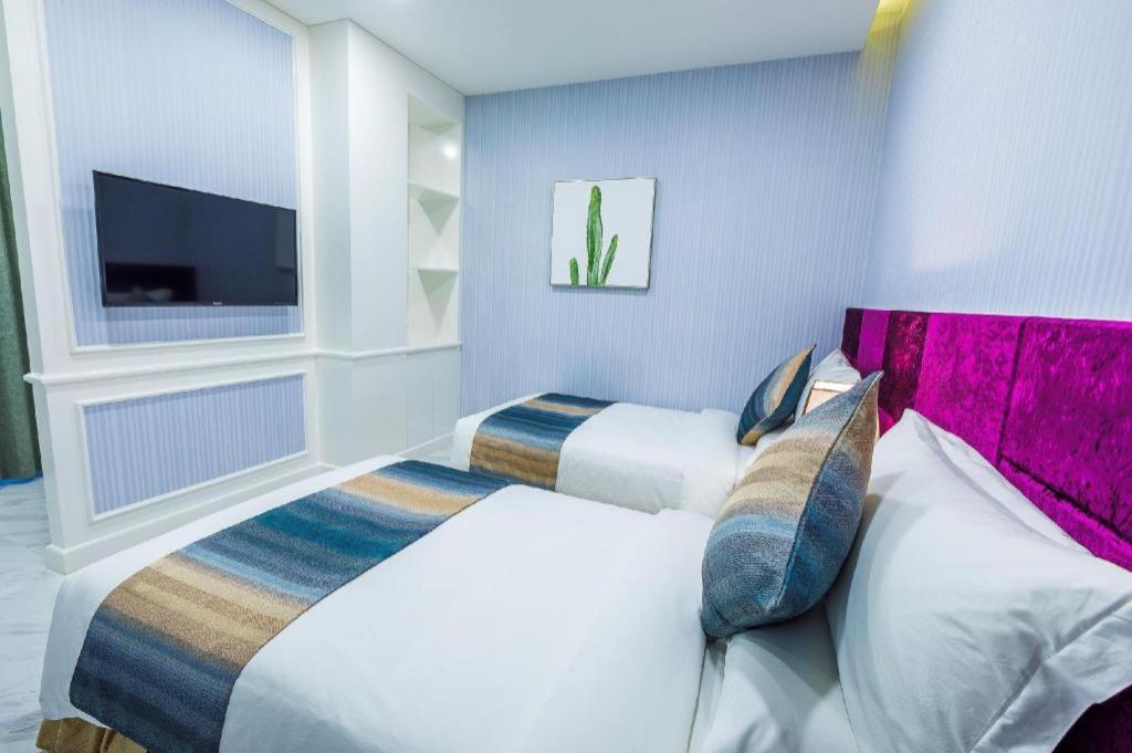 V Boutique Hotel Phnom Penh Extérieur photo