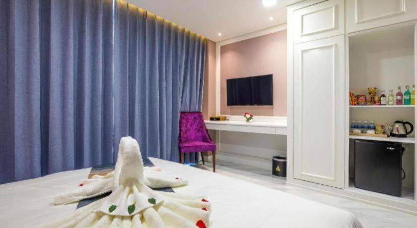 V Boutique Hotel Phnom Penh Extérieur photo