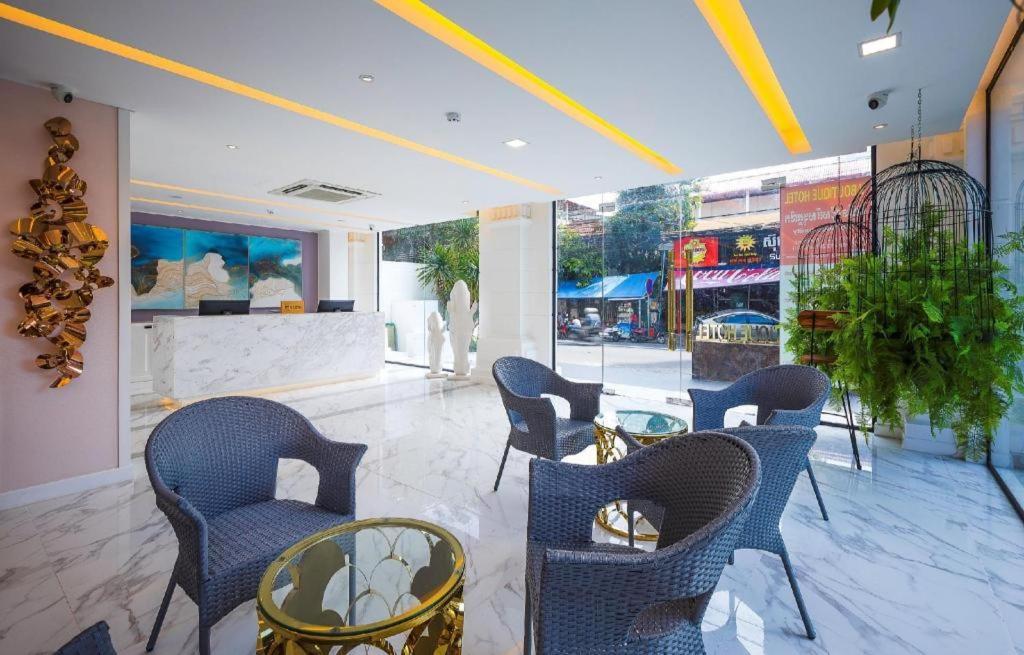 V Boutique Hotel Phnom Penh Extérieur photo